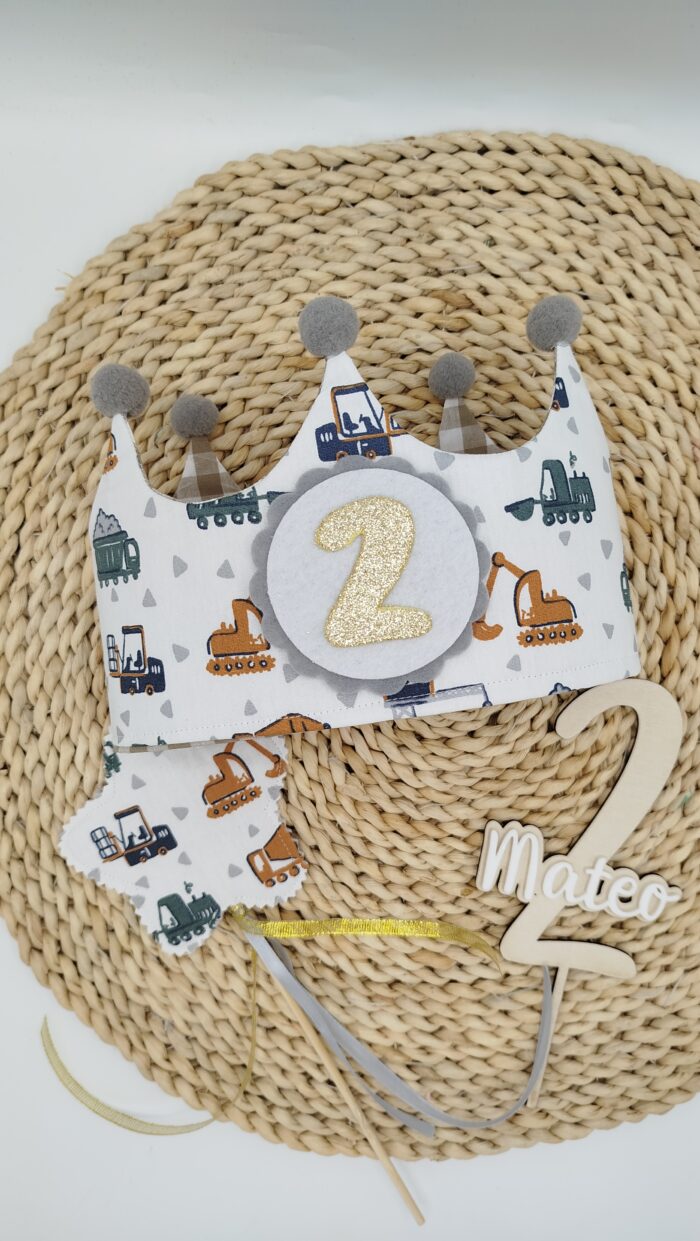 Corona de cumpleaños, gruas.