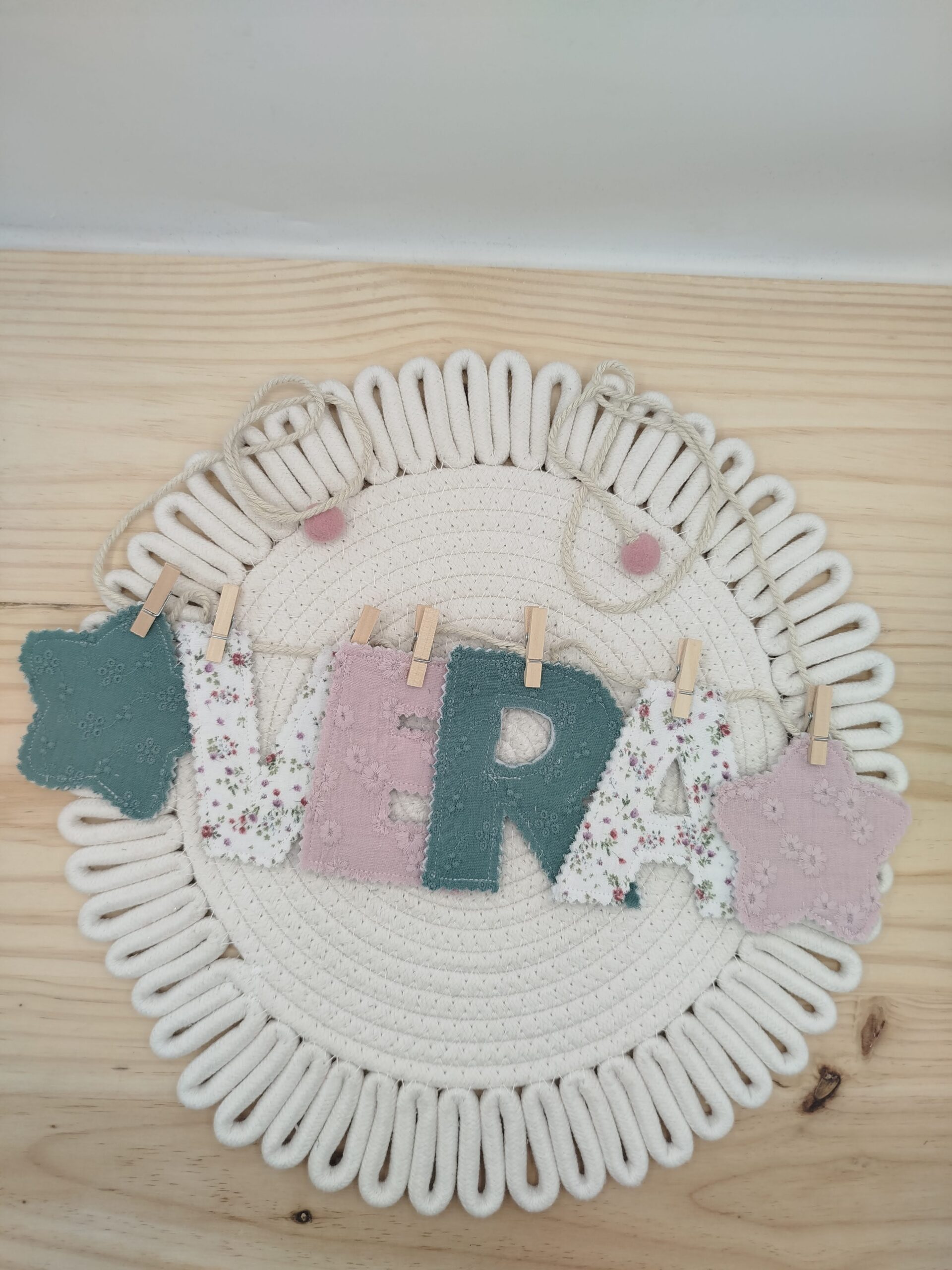 Guirnalda nombre, Carmela