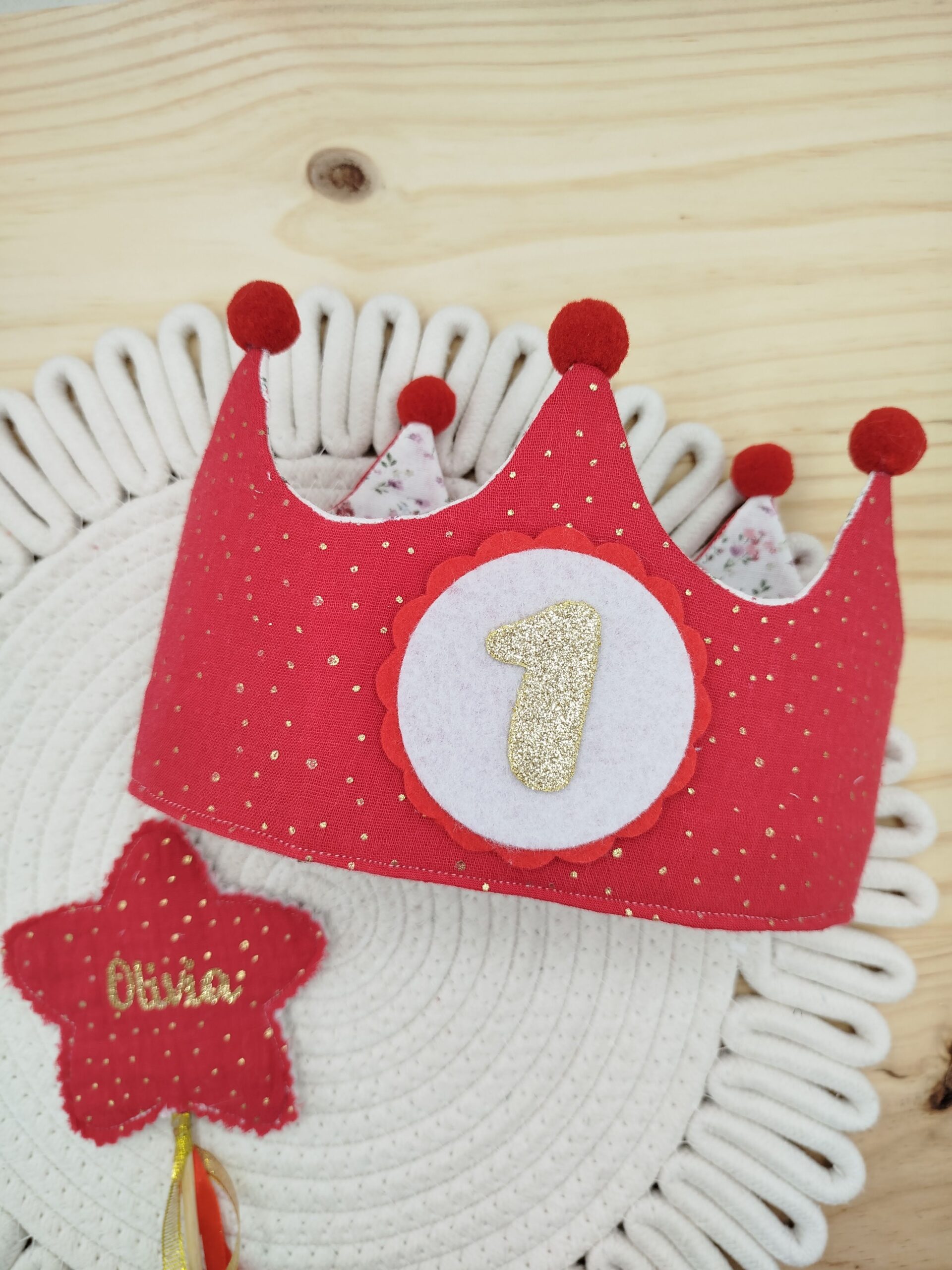 Corona cumpleaños, roja brilli